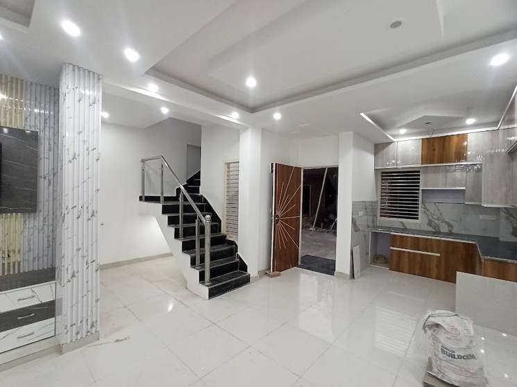 3.5 Bedroom 100 Sq.Yd. Villa in Noida Ext Sector 16b Greater Noida