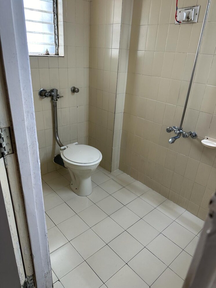 Bathroom, palai-house 2 Bedroom 800 Sq.Ft. Apartment In Matunga Mumbai 6507639