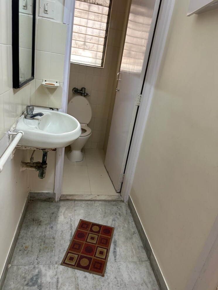 Bathroom, palai-house 2 Bedroom 800 Sq.Ft. Apartment In Matunga Mumbai 6507639