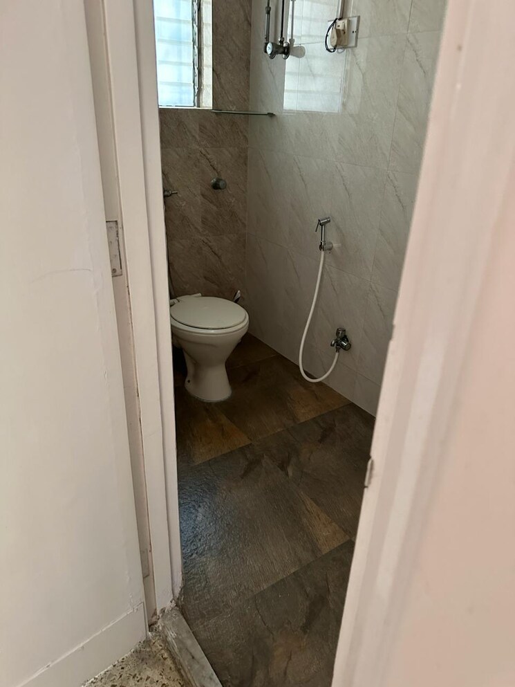 Bathroom, palai-house 2 Bedroom 800 Sq.Ft. Apartment In Matunga Mumbai 6507639