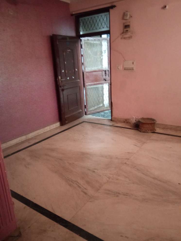3 Bedroom 1300 Sq.Ft. Builder Floor in Shalimar Garden Ghaziabad