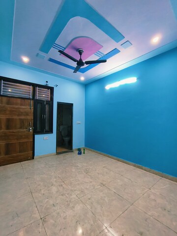Room in 2 BHK Builder Floor at Dwarka Mor – for Rent
