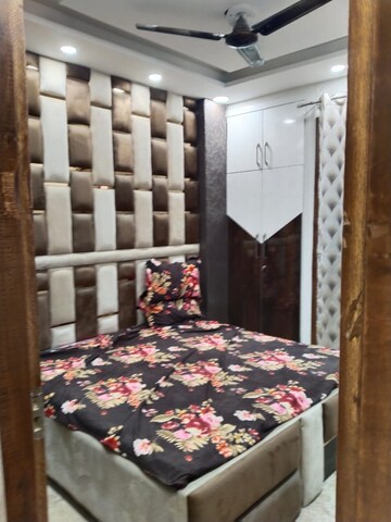 Bedroom in 3 BHK Builder Floor at Dwarka Mor – for Rent
