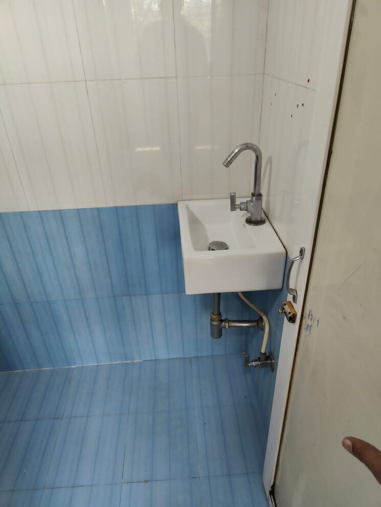 Bathroom, golden-park-complex 3 Bedroom 1150 Sq.Ft. Apartment In Gokul Nagar Thane 6512233