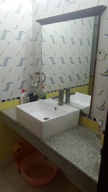 Bathroom in 3 BHK Builder Floor at South Extension ii – for Rent