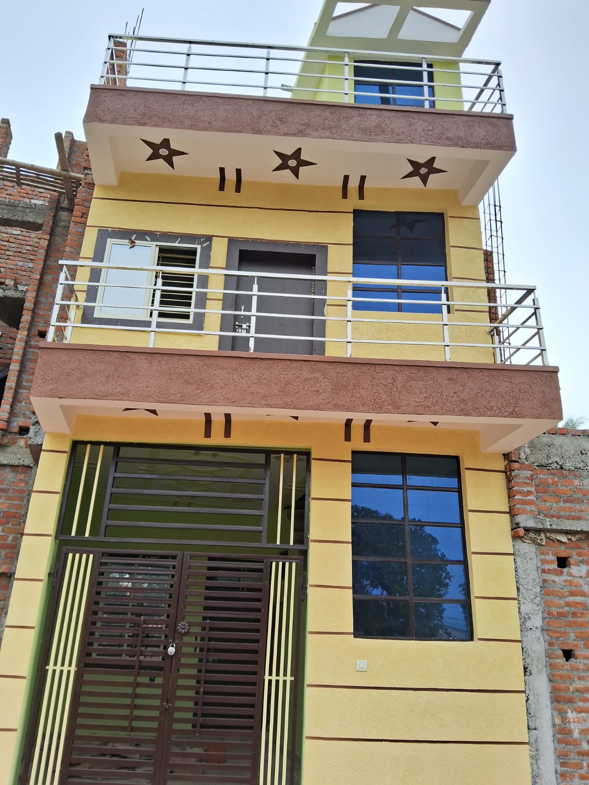 Resale 3 Bedroom 1000 Sq.Ft. Independent House in Gwalior Road Jhansi