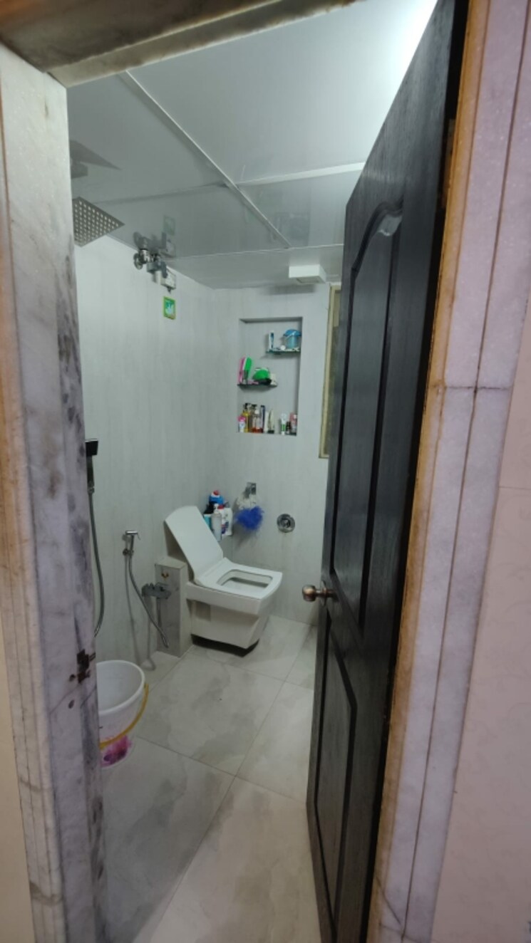 Bathroom, patrakar-society-skyline-apartments 2 Bedroom 630 Sq.Ft. Apartment In Thane East Thane 6513025