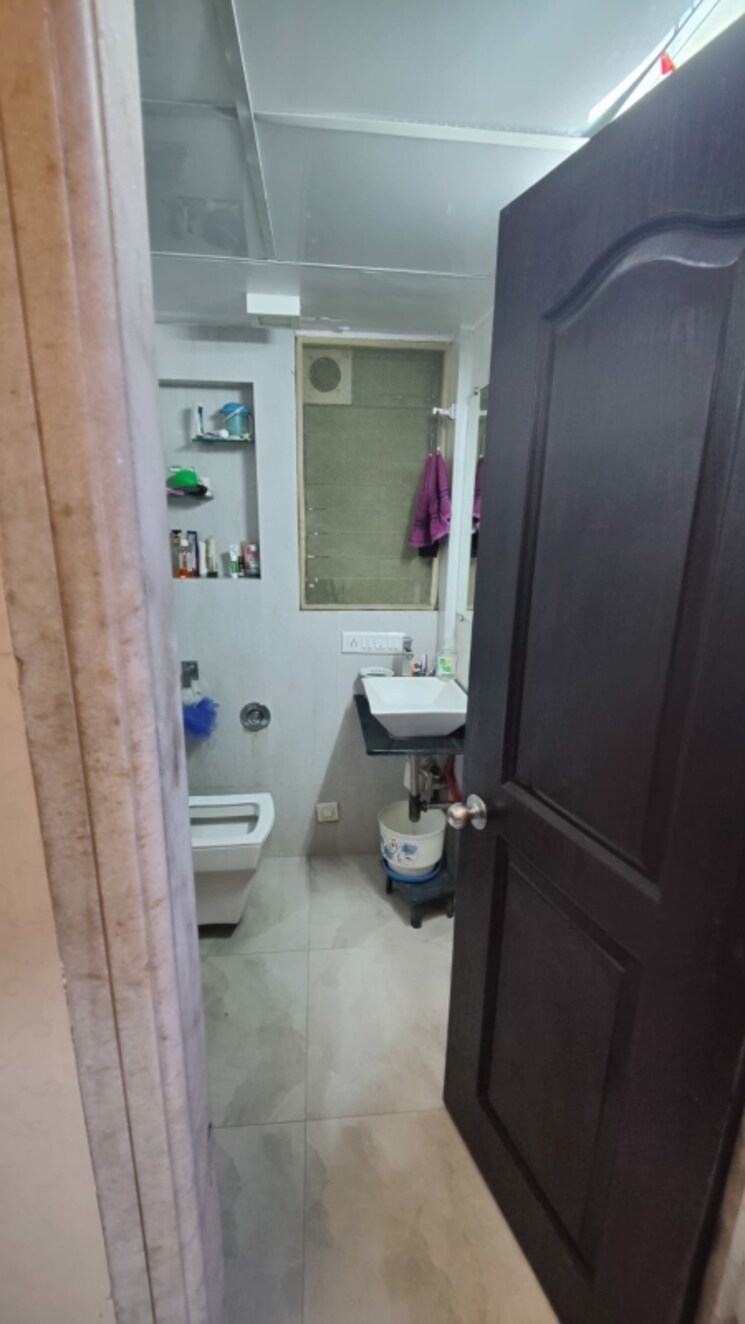 Bathroom, patrakar-society-skyline-apartments 2 Bedroom 630 Sq.Ft. Apartment In Thane East Thane 6513025
