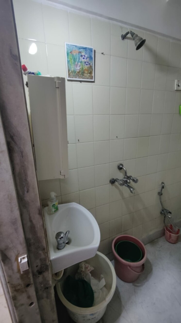 Bathroom, patrakar-society-skyline-apartments 2 Bedroom 630 Sq.Ft. Apartment In Thane East Thane 6513025