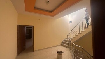 Room in 3 BHK Villa at Patrakar Colony – for Rent