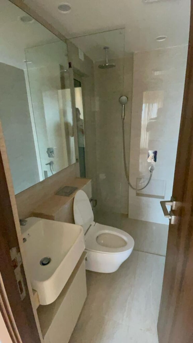 Bathroom, hiranandani-regent-hill 1 Bedroom 380 Sq.Ft. Apartment In Powai Mumbai 6513324