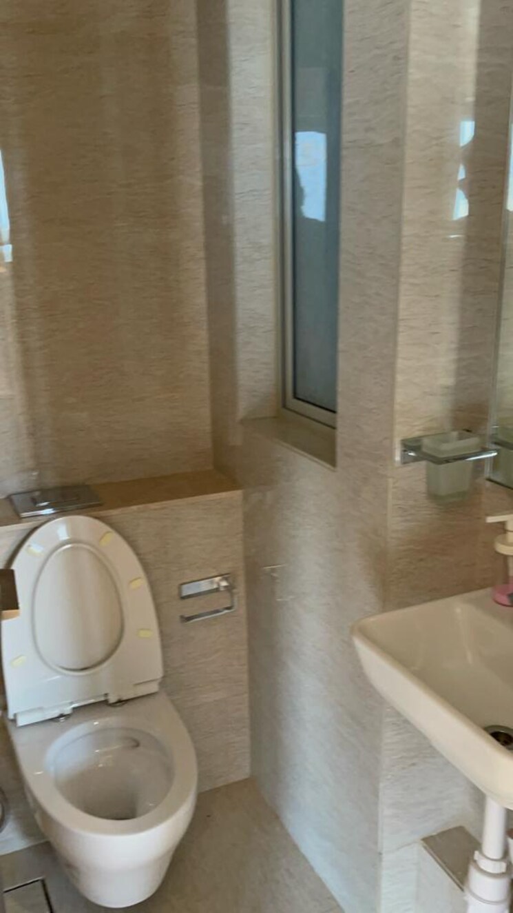 Bathroom, hiranandani-regent-hill 1 Bedroom 380 Sq.Ft. Apartment In Powai Mumbai 6513324