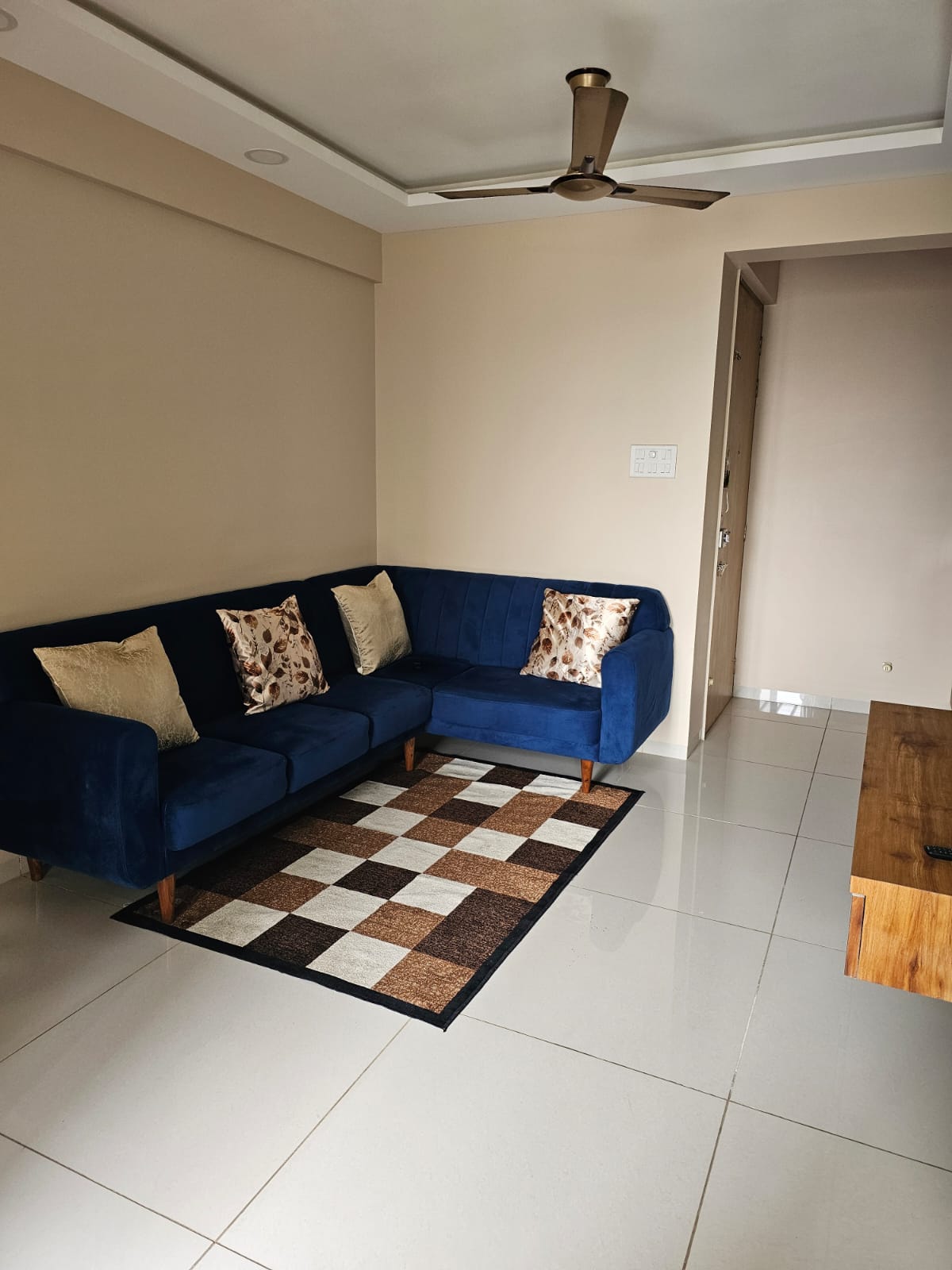 Rental 2 Bedroom 1000 Sq.Ft. Apartment in Kolte Patil Life Republic