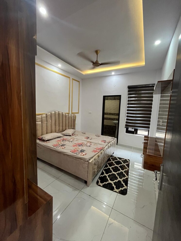 Room, sector 115 3 Bedroom 125 Sq.Yd. Builder Floor In Sector 115 Mohali 6514886