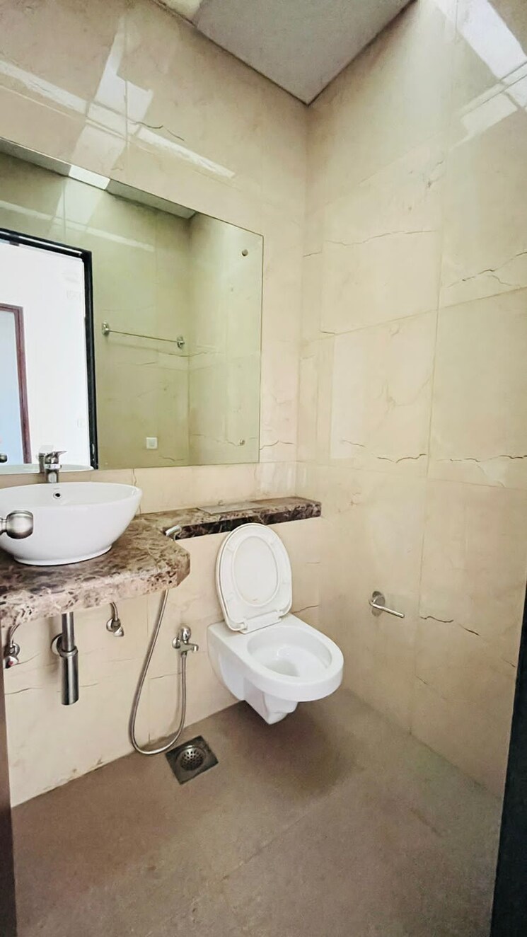 Bathroom, l-t-emerald-isle 4 Bedroom 2200 Sq.Ft. Apartment In Powai Mumbai 6515831