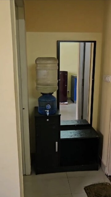Room in 1 BHK Apartment at Ambuja Utalika : The Condoville, Em Bypass – for Rent