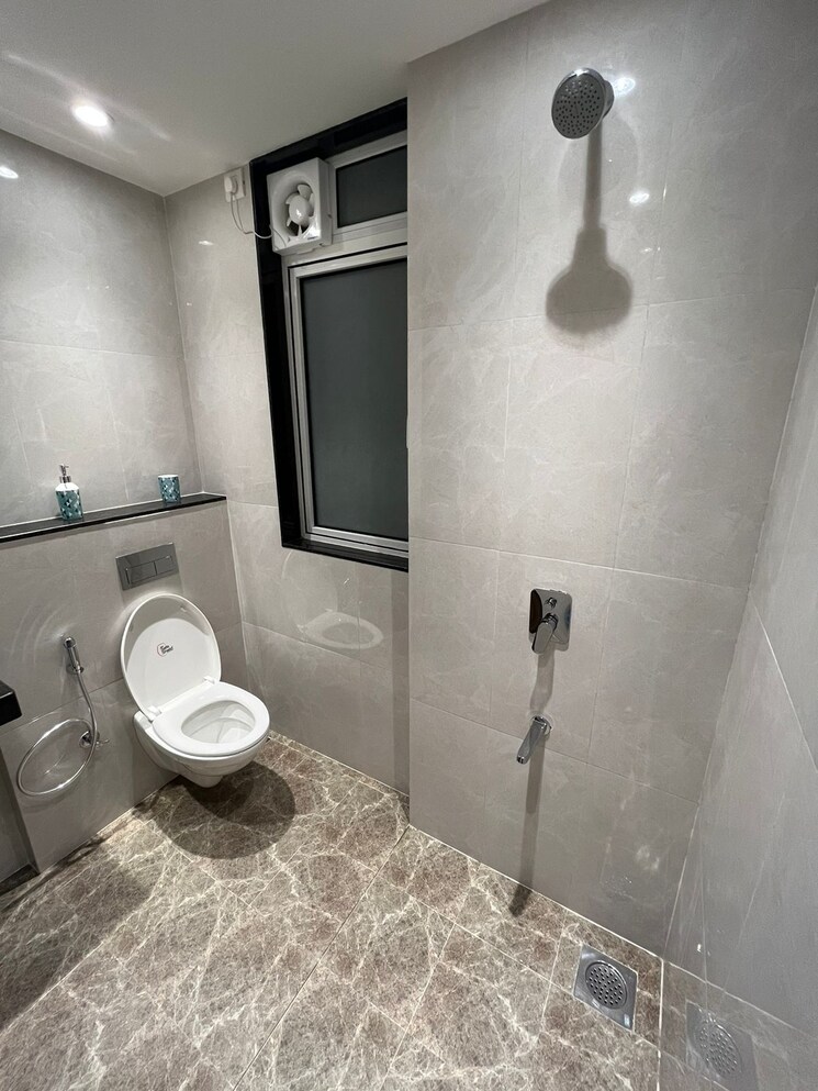 Bathroom, sheth-zuri 1 Bedroom 426 Sq.Ft. Apartment In Majiwada Thane 6517360