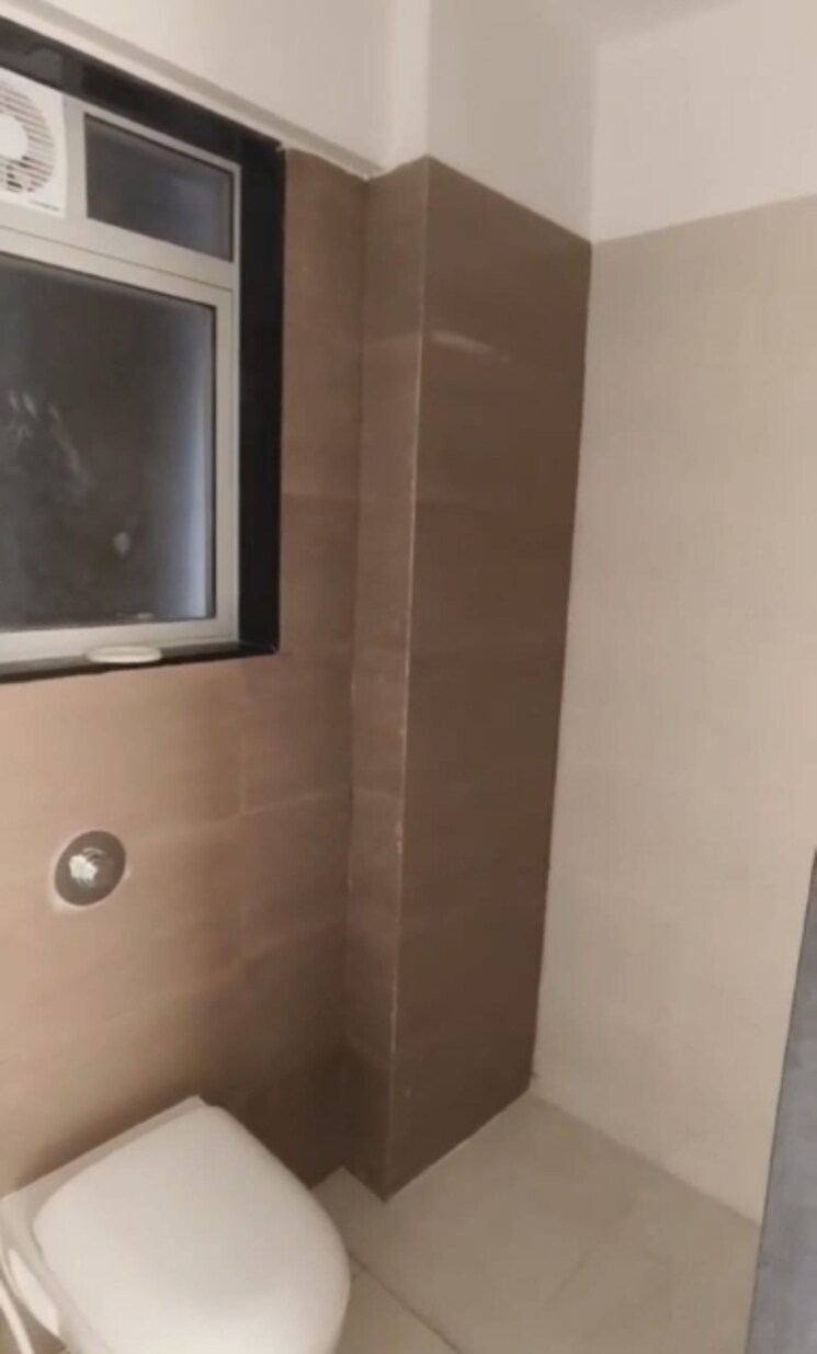 Bathroom, sheth-avalon 4 Bedroom 1800 Sq.Ft. Apartment In Majiwada Thane 6519163