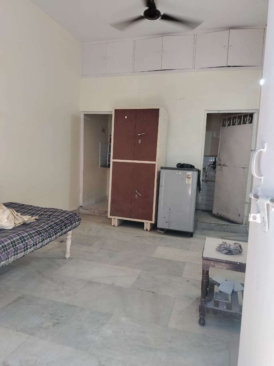 1 RK Builder Floor For Rent in Varun Enclave Sector 28 Noida 6520053