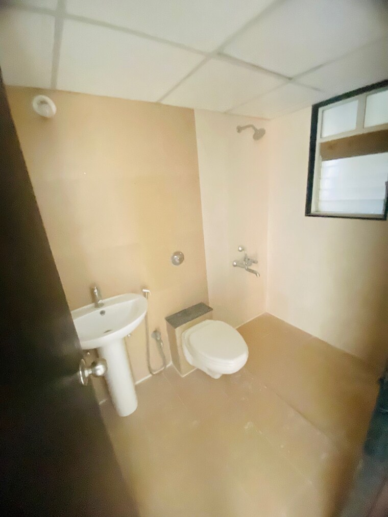 Bathroom, salarpuria-h-and-m-royal 2 Bedroom 1050 Sq.Ft. Apartment In Kondhwa Pune 6520580