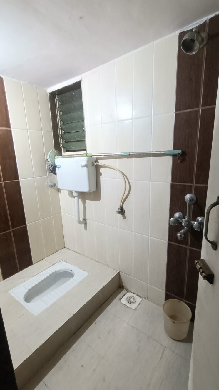 Bathroom, susheel-narmada-chs 2 Bedroom 1112 Sq.Ft. Apartment In Old Panvel Navi Mumbai 6520667