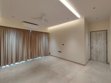 Room in 4 BHK Apartment at Windsor Grande Residences, Andheri West – for Rent