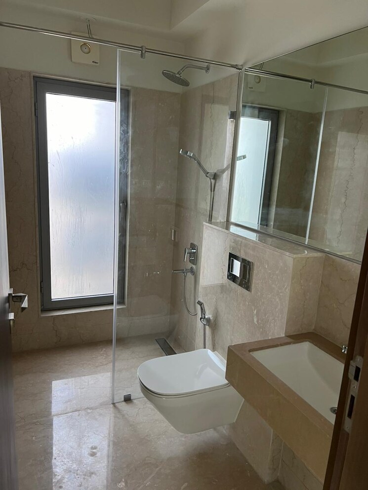 Bathroom, piramal-aranya 3 Bedroom 1600 Sq.Ft. Apartment In Byculla Mumbai 6523295