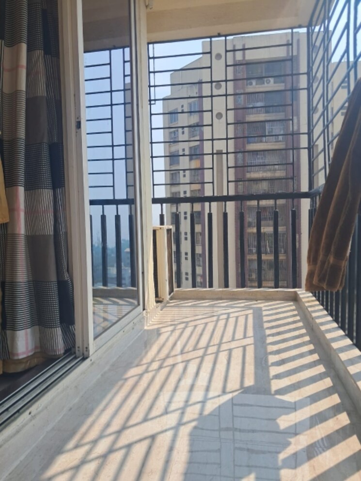 Balcony, pearl-heights 4 Bedroom 1450 Sq.Ft. Apartment In Andheri West Mumbai 6523648