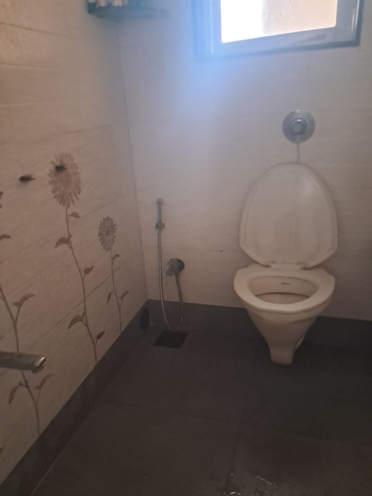 Bathroom, pearl-heights 2 Bedroom 735 Sq.Ft. Apartment In Andheri West Mumbai 6523667