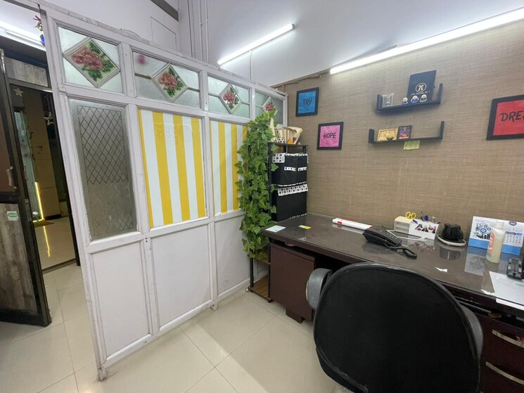 Team Area, rustomjee-eaze-zone-mall Commercial Office Space 220 Sq.Ft. In Malad West Mumbai 6524434