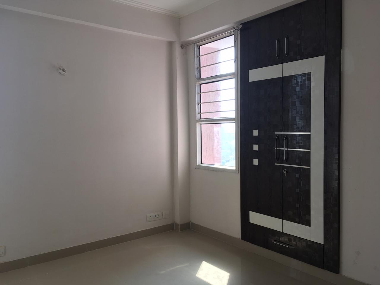 Rental 2.5 Bedroom 1260 Sq.Ft. Apartment in Eldeco Saubhagyam