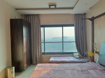 Bedroom in 3 BHK Apartment at Godrej Platinum Mumbai, Vikhroli East – for Rent