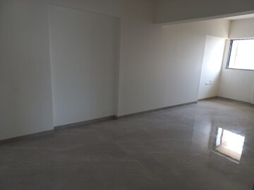 Room in 2 BHK Apartment at Lotus Unity, Versova – for Rent