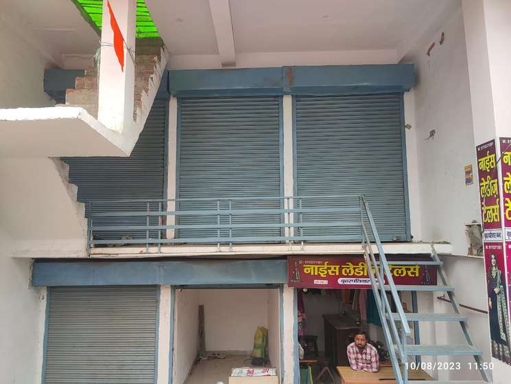 Commercial Shop 150 Sq.Ft. in Raebareli Road Lucknow