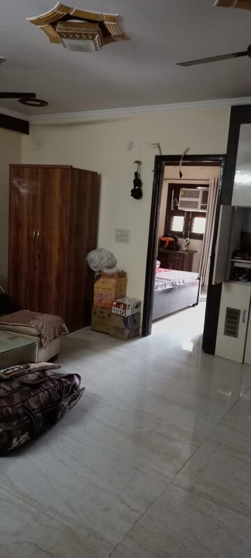 Living Room in 3 BHK Builder Floor at Ardee City, Sector 52 – for Sale