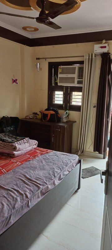 Bedroom in 3 BHK Builder Floor at Ardee City, Sector 52 – for Sale