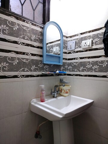 Bathroom in 3 BHK Builder Floor at Ardee City, Sector 52 – for Sale