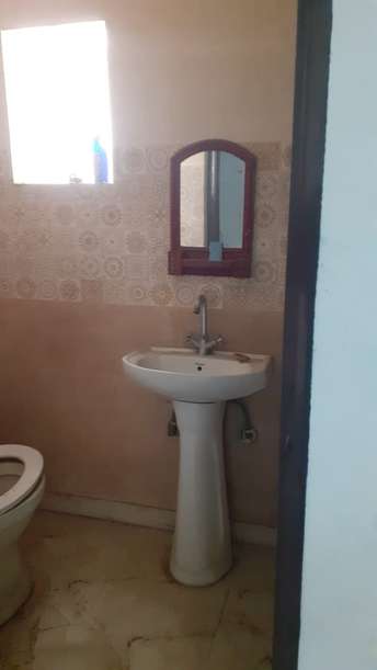 3 BHK Builder Floor For Rent in Laxmi Nagar Delhi 6535048