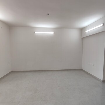 Room in 2 BHK Apartment at Archana Kohinoor Glory Phase II, Mohammadwadi – for Rent