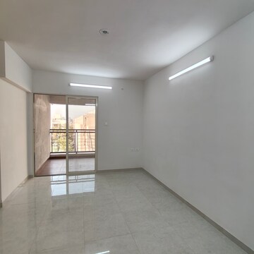 Room in 2 BHK Apartment at Archana Kohinoor Glory Phase II, Mohammadwadi – for Rent