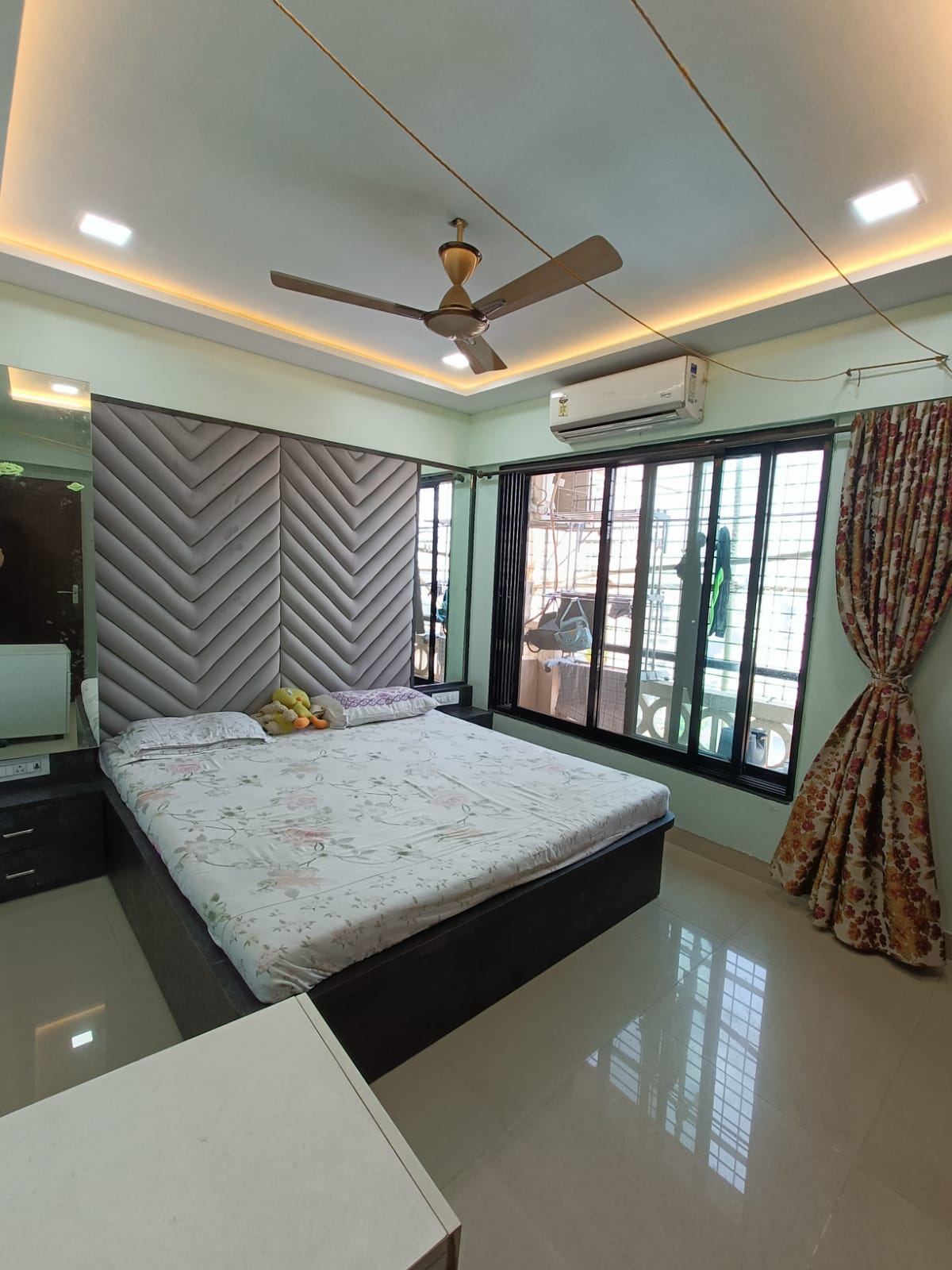 2 BHK Apartment For Resale in Kanakia Challengers Kandivali East Mumbai  6539171