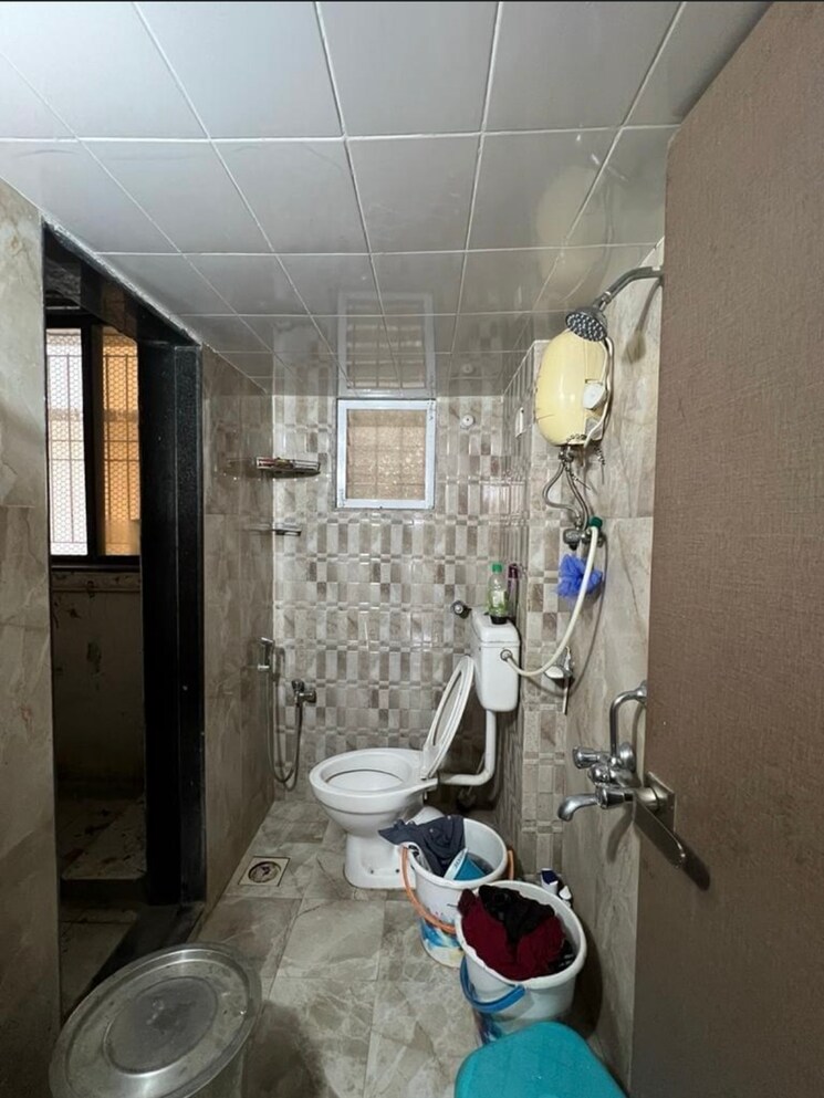 Bathroom, rajhans-kshitij-iris 3 Bedroom 1350 Sq.Ft. Apartment In Vasai West Palghar 6541172