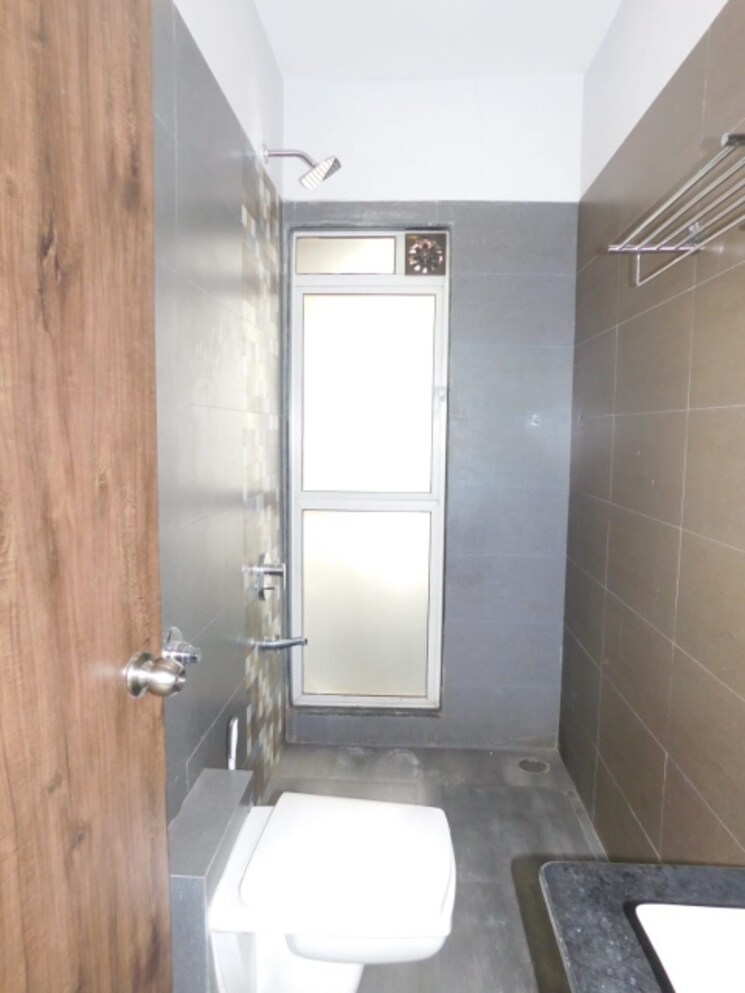Bathroom, rna-corp-royale-park 4 Bedroom 1600 Sq.Ft. Apartment In Kandivali West Mumbai 6542932