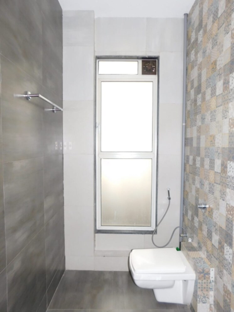 Bathroom, rna-corp-royale-park 4 Bedroom 1600 Sq.Ft. Apartment In Kandivali West Mumbai 6542932