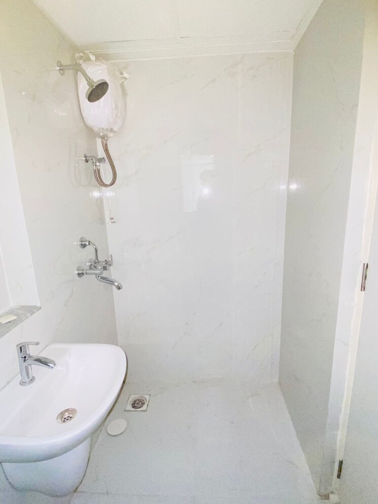 Bathroom, sheth-zuri 1 Bedroom 426 Sq.Ft. Apartment In Majiwada Thane 6546125
