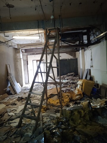  Showroom For Rent in Middleton Street