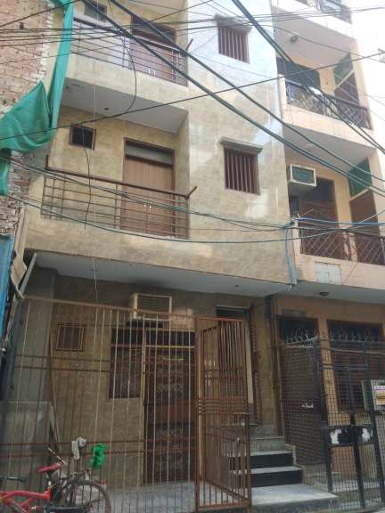 2 Bedroom 900 Sq.Ft. Builder Floor in Moti Nagar Delhi