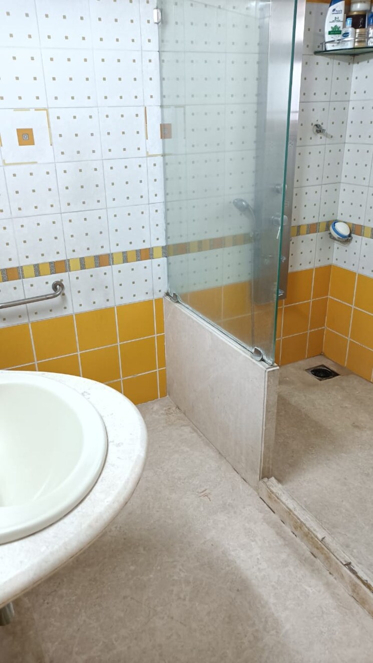 Bathroom, rachana-belvedere-apartment 4 Bedroom 4725 Sq.Ft. Penthouse In Aundh Pune 6556020