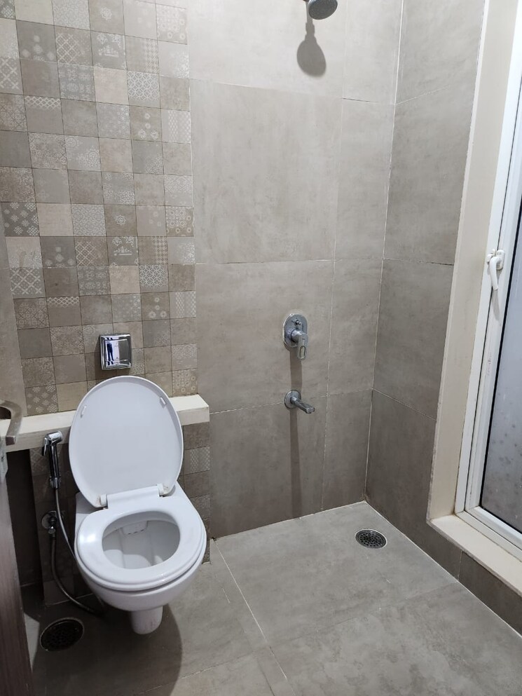 Bathroom, jp-decks 4 Bedroom 1690 Sq.Ft. Apartment In Goregaon East Mumbai 6556733