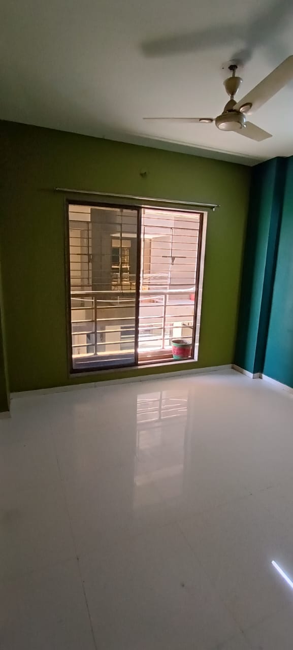 Resale 3 Bedroom 1920 Sq.Ft. Apartment in Adajan Surat 6558887